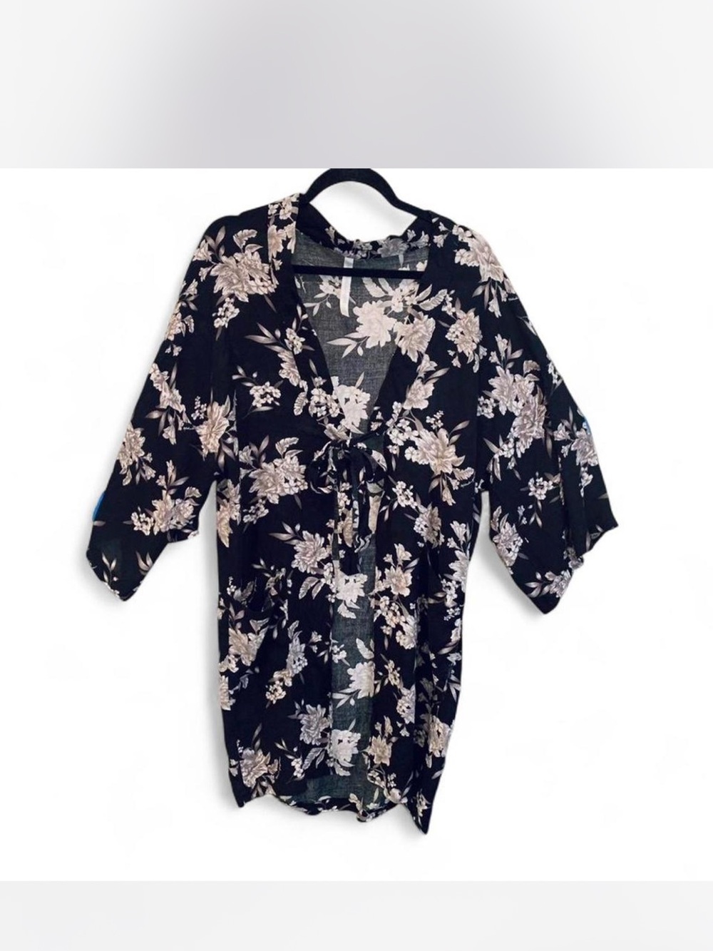 Spiritual Gangster Black Floral Tie-Front Kimono size OS(one size)